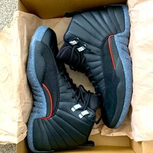 Air Jordan 12 Retro size 7.5 men black and bright crimson
